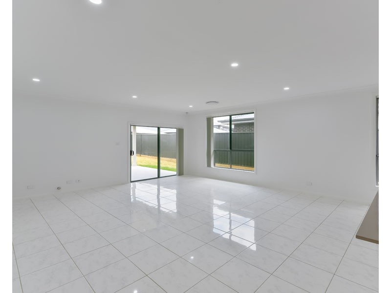 11 Seidler Parade, Oran Park NSW 2570