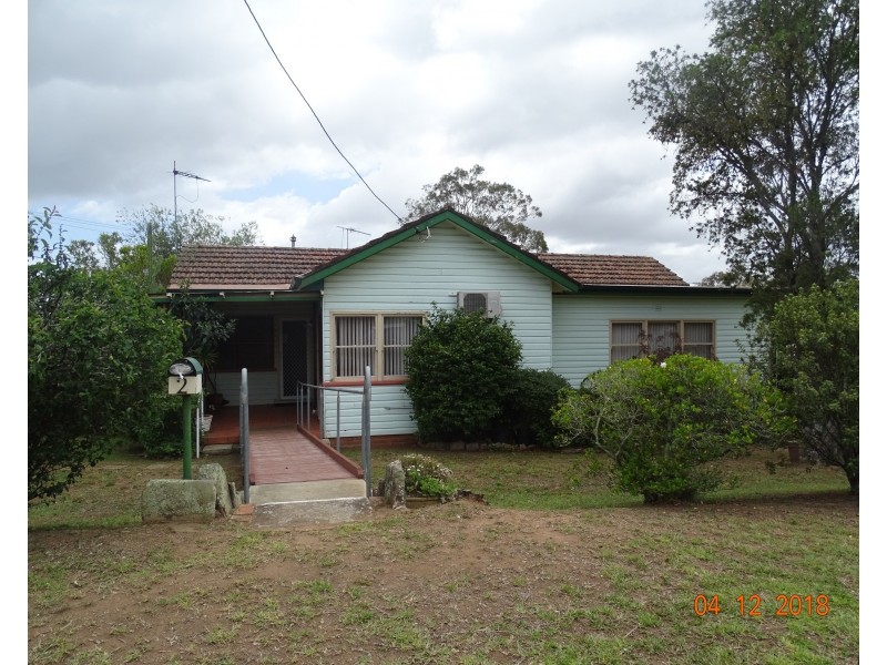 2 Ronald Street, Campbelltown NSW 2560
