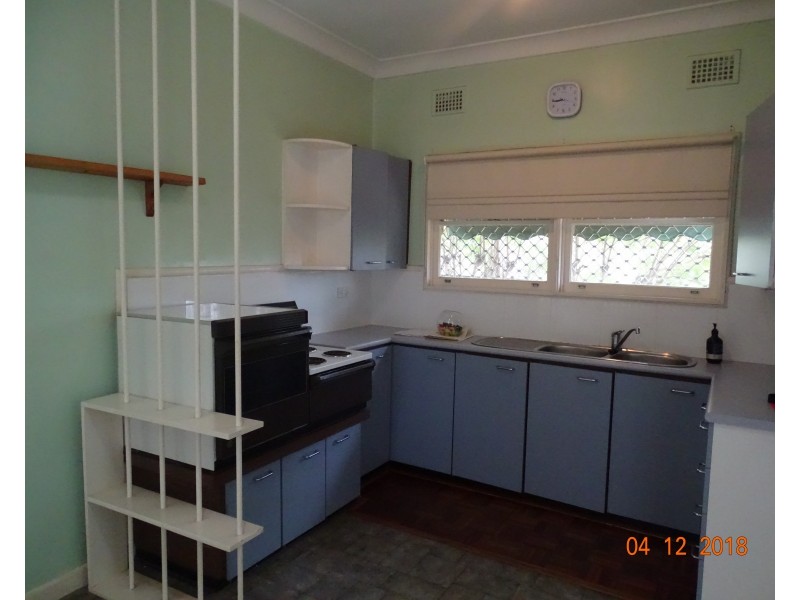 2 Ronald Street, Campbelltown NSW 2560
