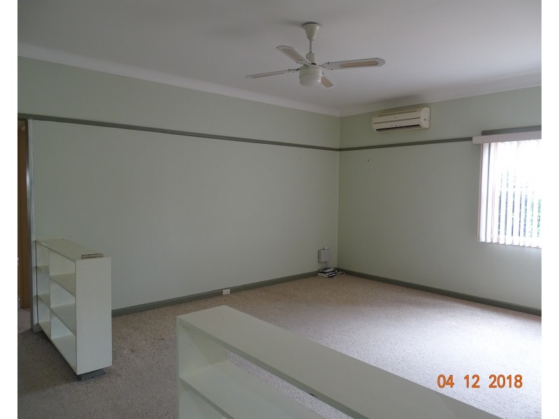 2 Ronald Street, Campbelltown NSW 2560