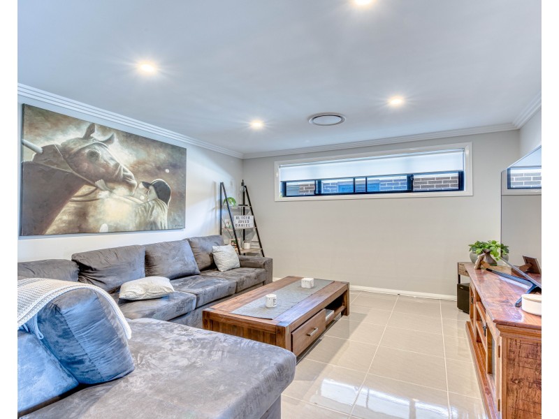 21 Correa Circuit, Gregory Hills NSW 2557