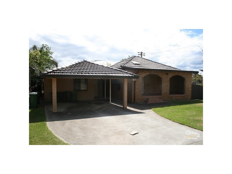 71 Pembroke Rd, Minto NSW 2566
