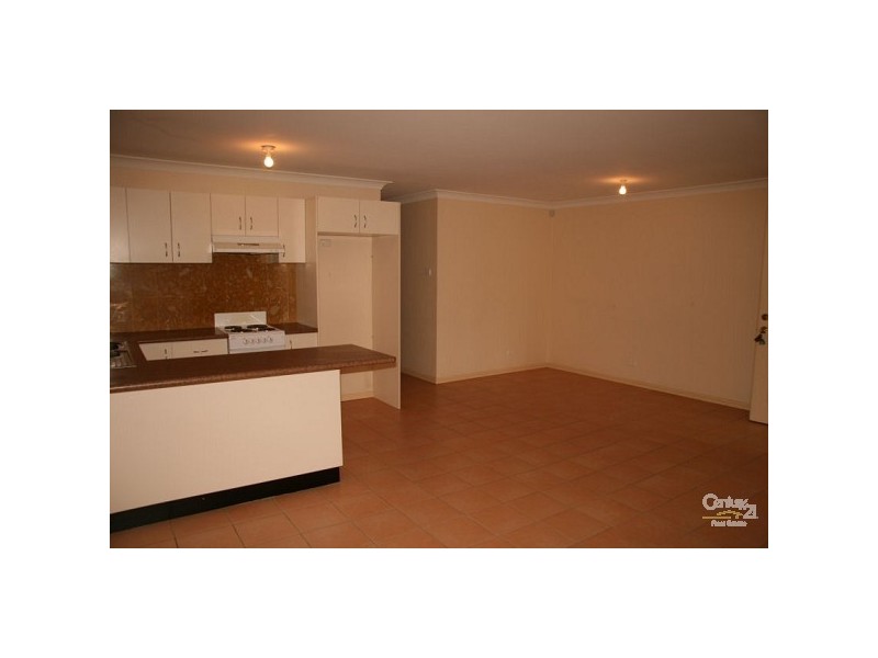 71 Pembroke Rd, Minto NSW 2566