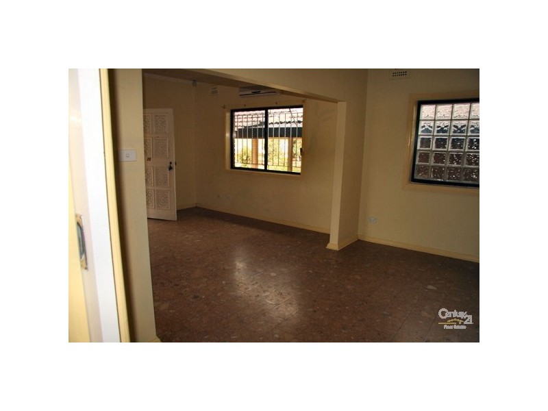 71 Pembroke Rd, Minto NSW 2566