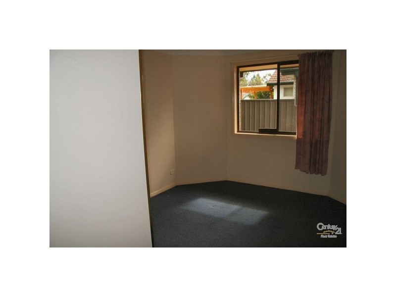 71 Pembroke Rd, Minto NSW 2566