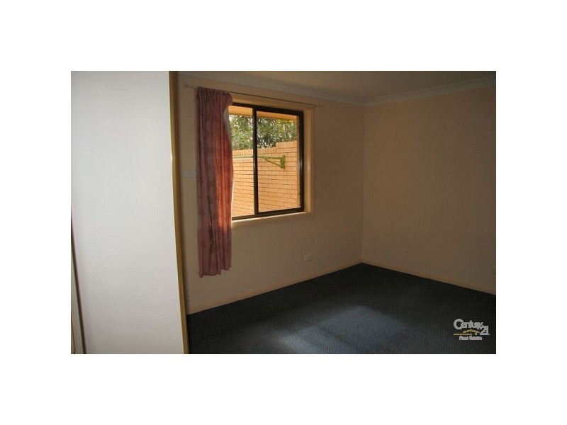 71 Pembroke Rd, Minto NSW 2566