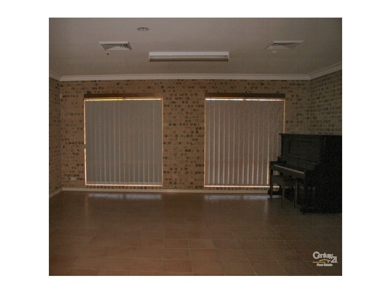 24 Cordeaux St, Leppington NSW 2179