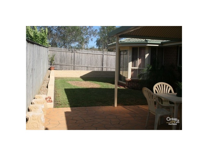 8 Glenfield Dr, Currans Hill NSW 2567