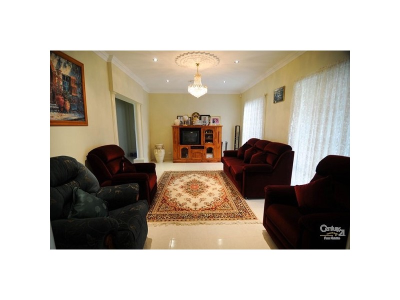 18 Dwyer Road, Bringelly NSW 2556