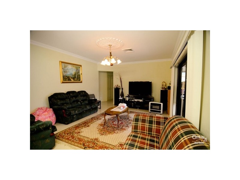 18 Dwyer Road, Bringelly NSW 2556