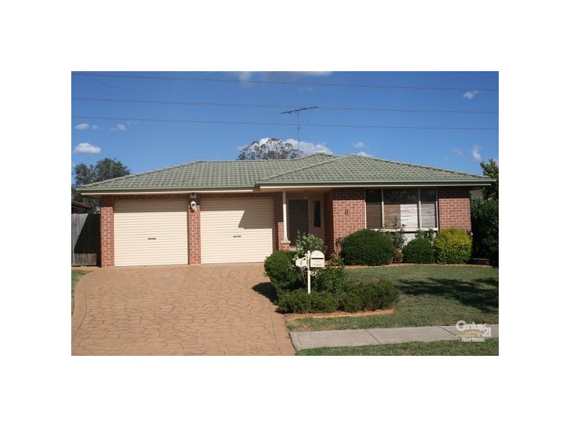 8 GLENFIELD DRIVE, Currans Hill NSW 2567