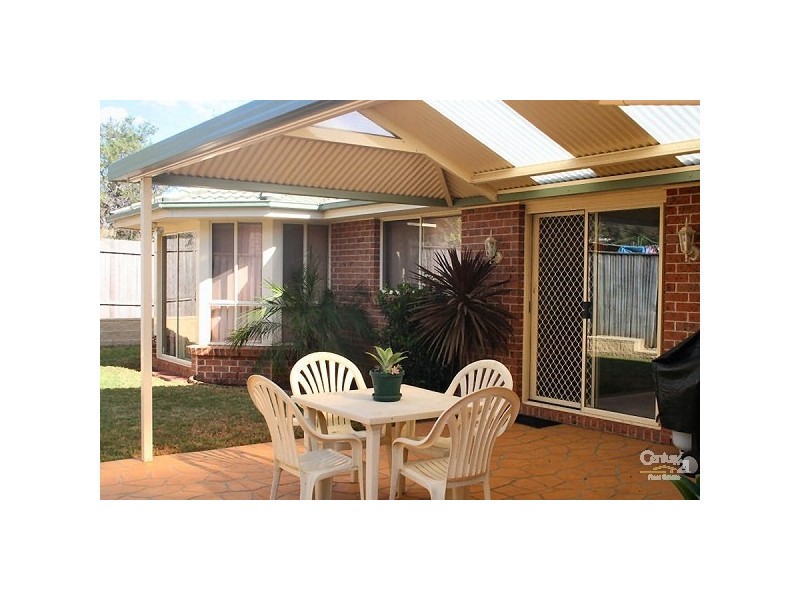 8 GLENFIELD DRIVE, Currans Hill NSW 2567