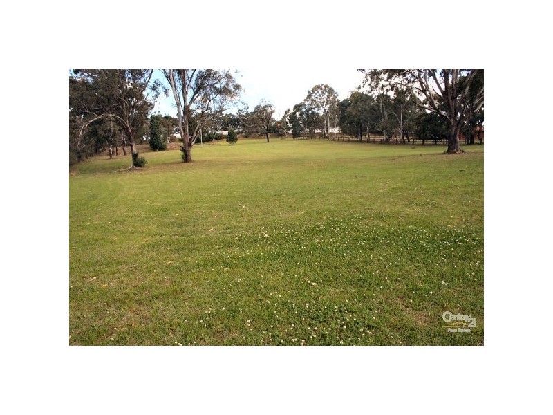 10 Wolstenholme Ave, Greendale NSW 2745