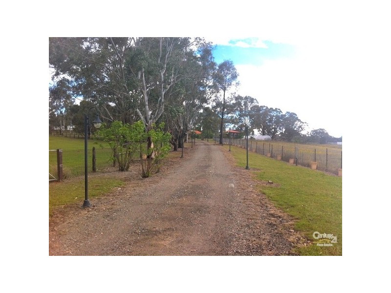 10 Wolstenholme Ave, Greendale NSW 2745