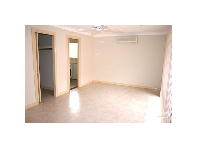 10 Wolstenholme Ave, Greendale NSW 2745