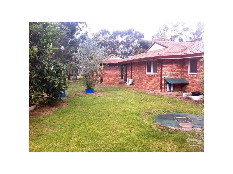 10 Wolstenholme Ave, Greendale NSW 2745