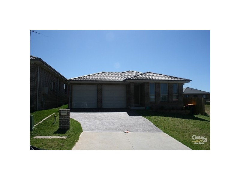 8 LANGSHAN, Spring Farm NSW 2570
