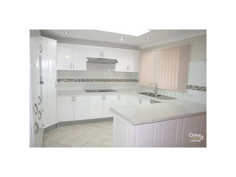 10 Wolstenholme Ave, Greendale NSW 2745