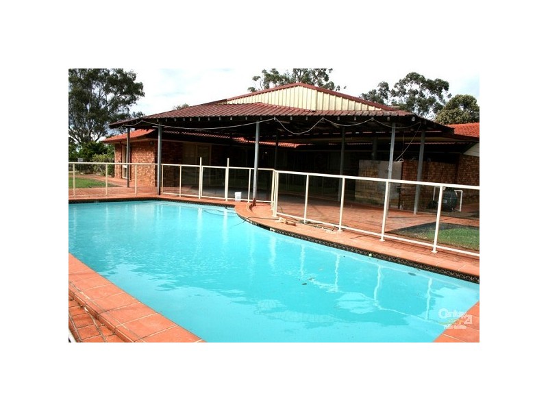 10 Wolstenholme Ave, Greendale NSW 2745