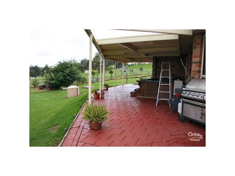 174 Eastview Dr, Orangeville NSW 2570