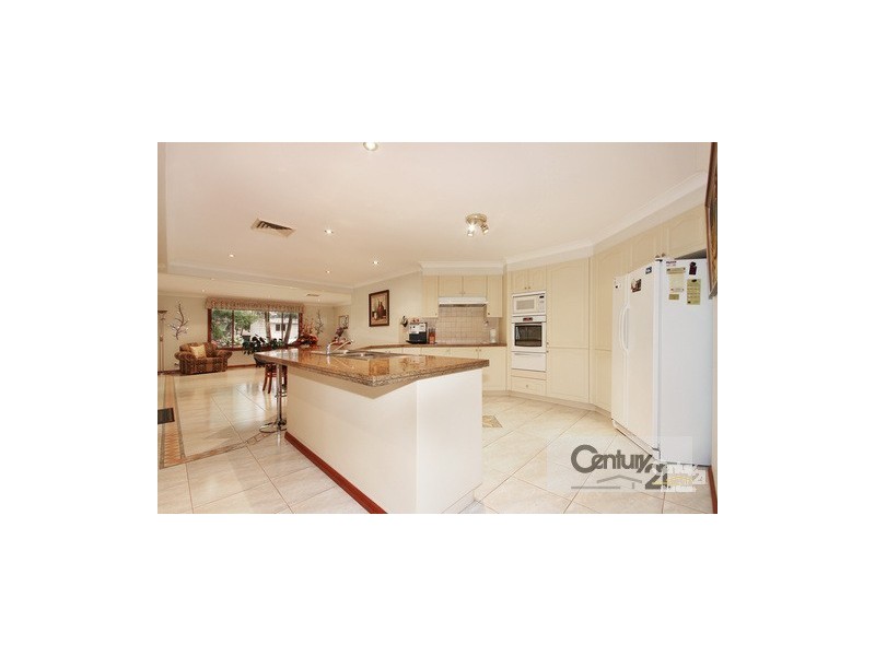 7 Heatherfield Cl, Catherine Field NSW 2557