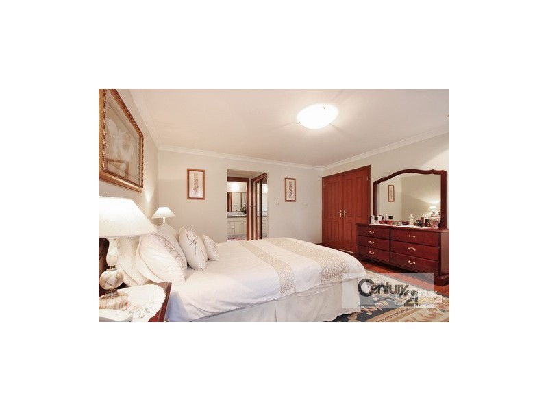 7 Heatherfield Cl, Catherine Field NSW 2557