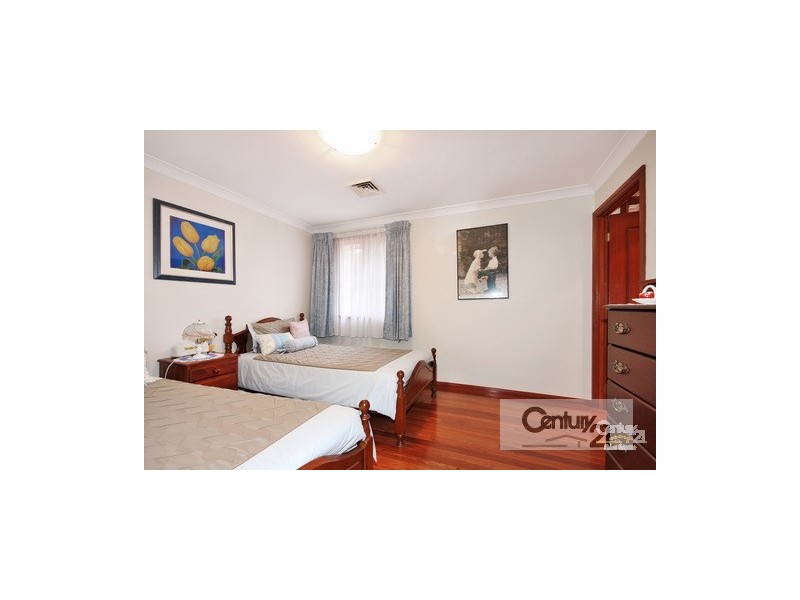 7 Heatherfield Cl, Catherine Field NSW 2557