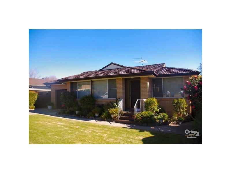 32 Cruikshank Ave, Elderslie NSW 2570