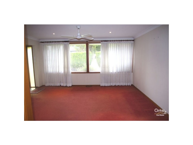 32 Cruikshank Ave, Elderslie NSW 2570