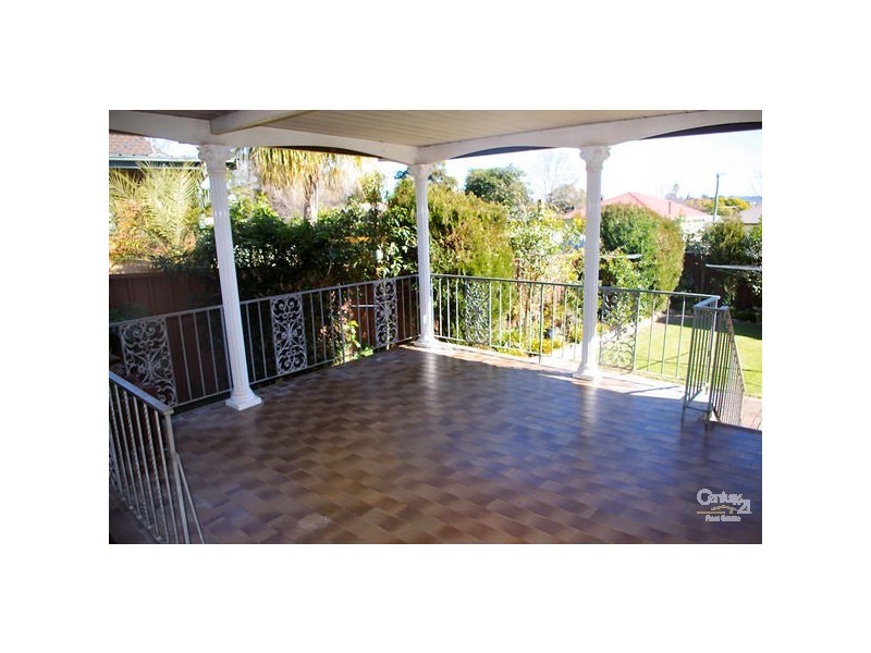 32 Cruikshank Ave, Elderslie NSW 2570
