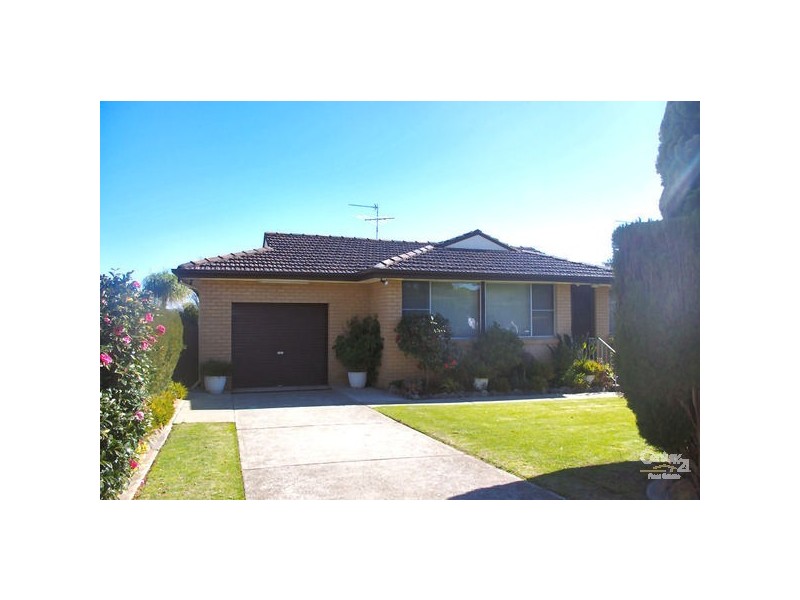 32 Cruikshank Ave, Elderslie NSW 2570