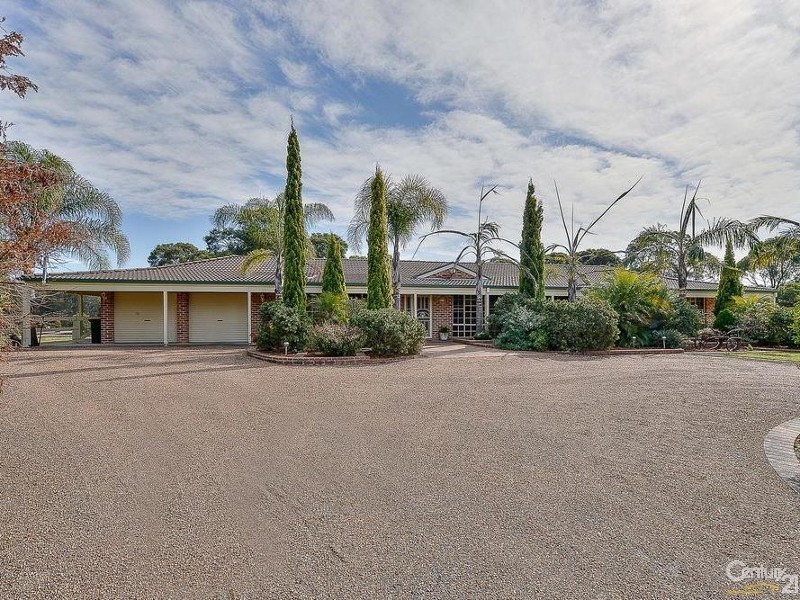 10 Bonniefield Cl, Catherine Field NSW 2557