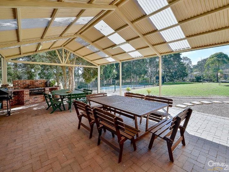 10 Bonniefield Cl, Catherine Field NSW 2557