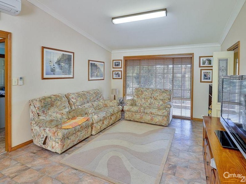 10 Bonniefield Cl, Catherine Field NSW 2557