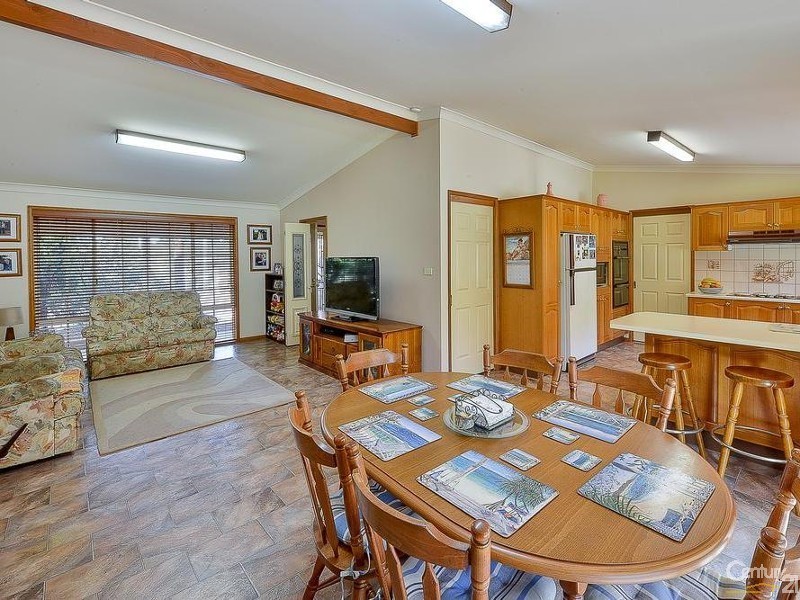 10 Bonniefield Cl, Catherine Field NSW 2557