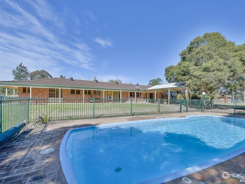 10 Bonniefield Cl, Catherine Field NSW 2557
