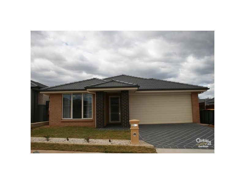 4 Tander street, Oran Park NSW 2570