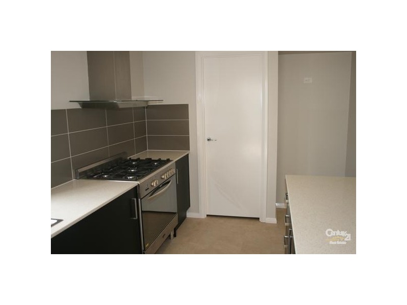 4 Tander street, Oran Park NSW 2570