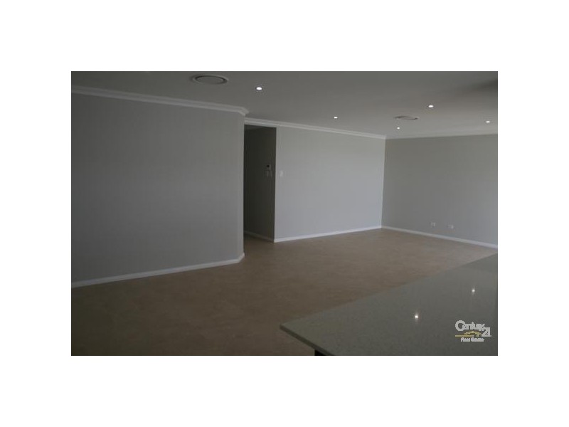 4 Tander street, Oran Park NSW 2570