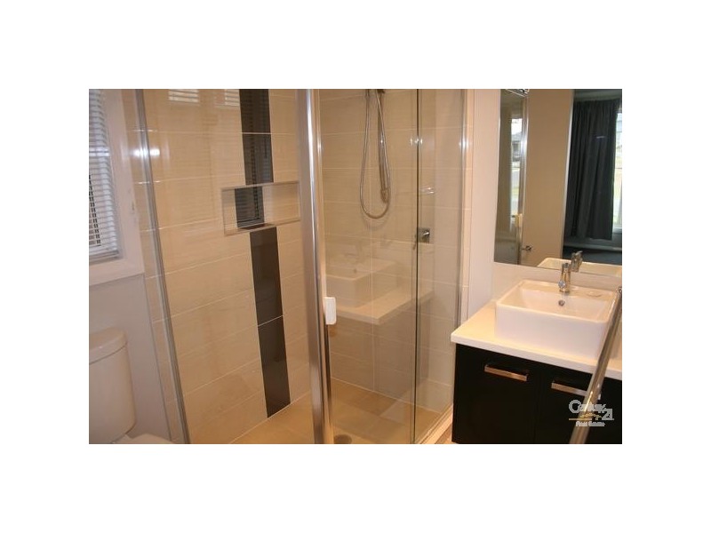 4 Tander street, Oran Park NSW 2570