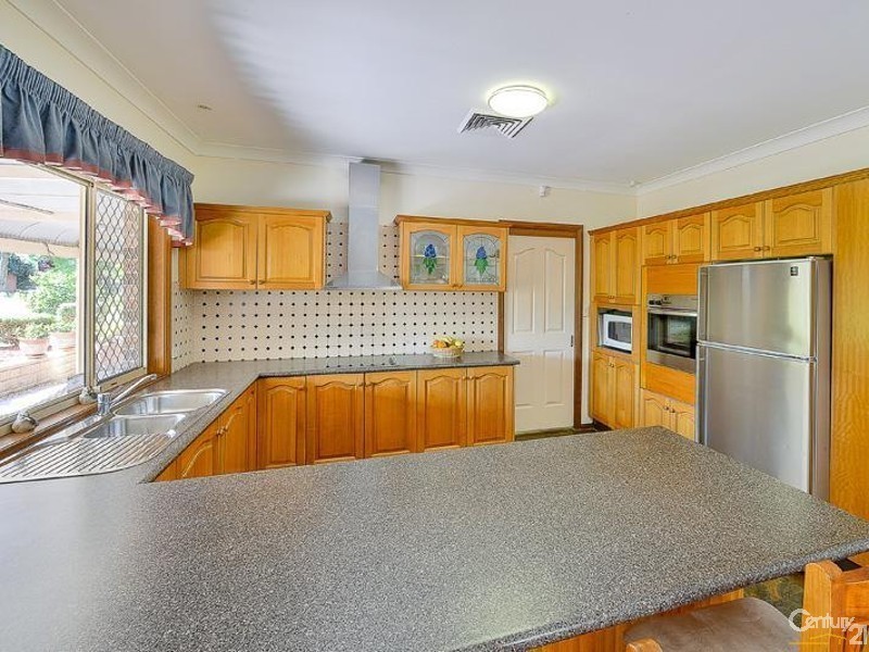 13 Chisholm Rd, Catherine Field NSW 2557