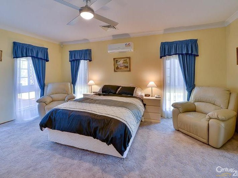 13 Chisholm Rd, Catherine Field NSW 2557