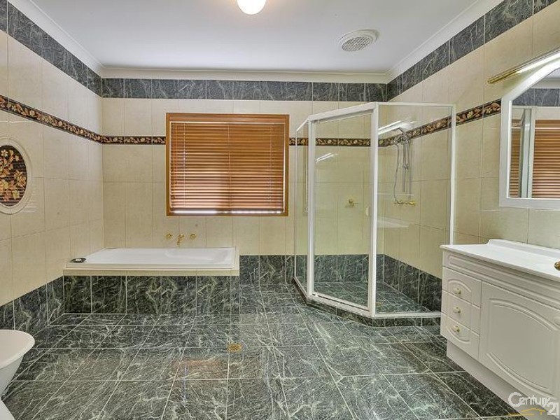 13 Chisholm Rd, Catherine Field NSW 2557