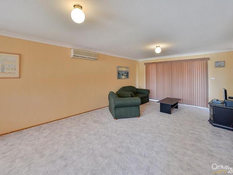 13 Chisholm Rd, Catherine Field NSW 2557