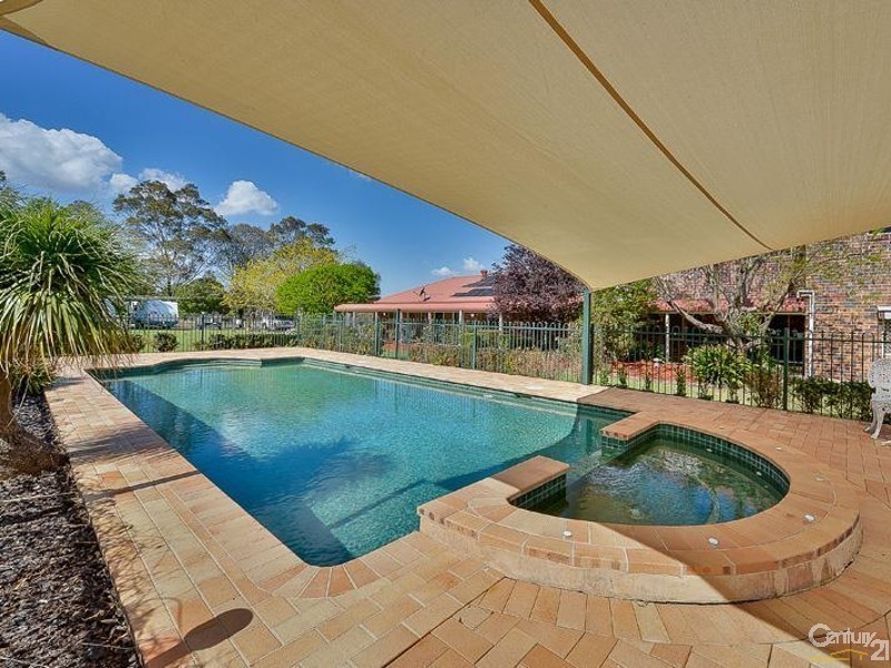 13 Chisholm Rd, Catherine Field NSW 2557