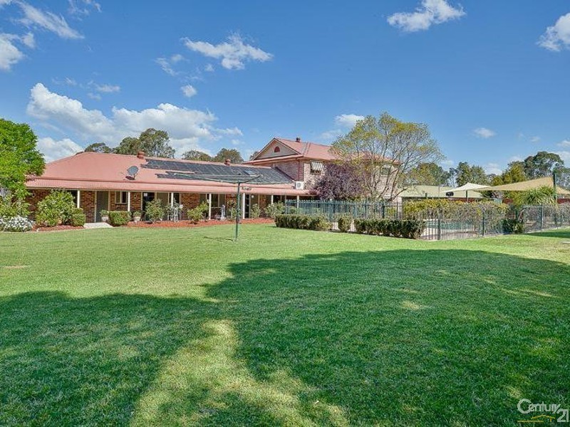 13 Chisholm Rd, Catherine Field NSW 2557