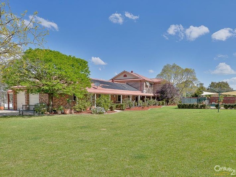 13 Chisholm Rd, Catherine Field NSW 2557