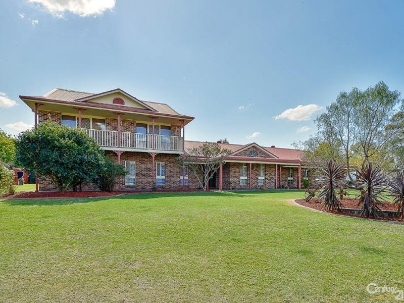 13 Chisholm Rd, Catherine Field NSW 2557
