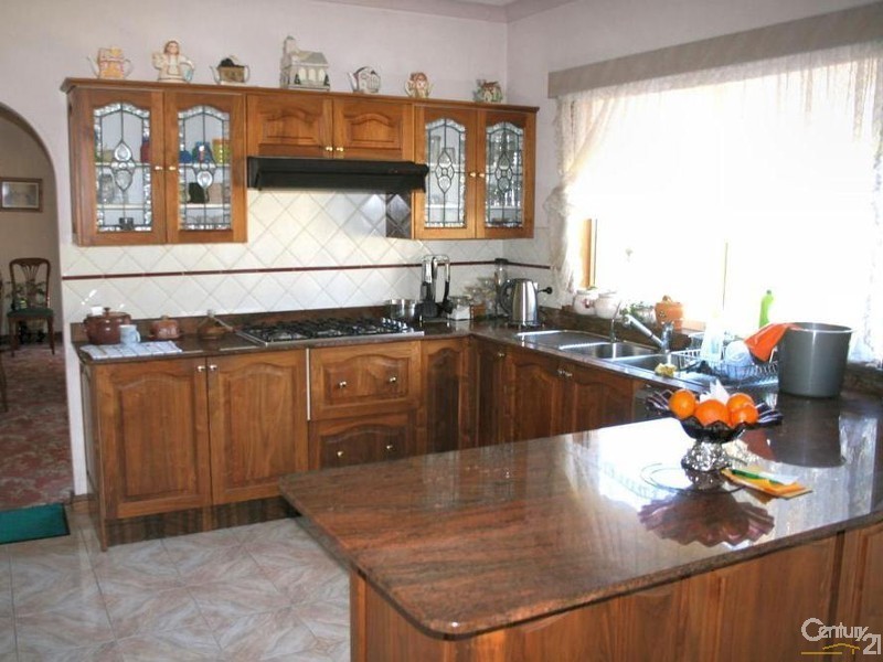 1 Heatherfield Cl, Catherine Field NSW 2557