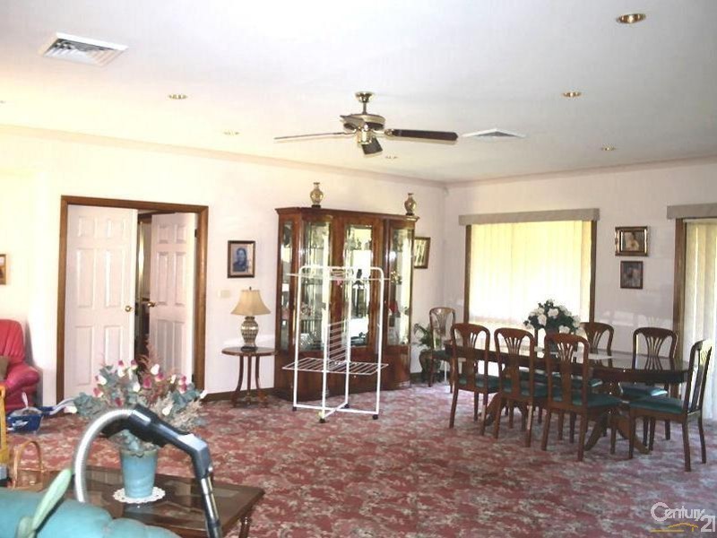 1 Heatherfield Cl, Catherine Field NSW 2557